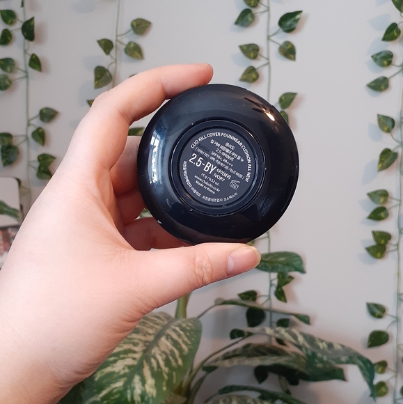 Clio Kill Cover Founwear Cushion Foundation in 2.5 Ivory - Picture 4 of 5